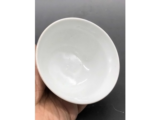 青花花蝶纹盖碗