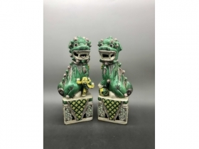 素三彩门狮一对