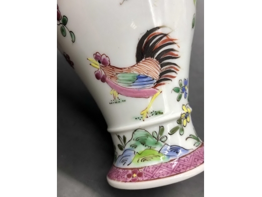 粉彩花鸟纹洗口瓶