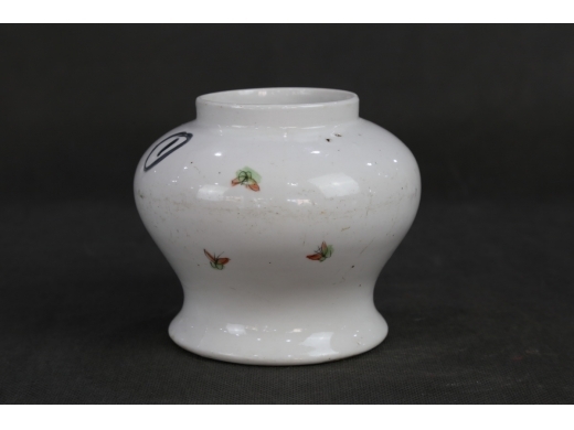 粉彩花鸟小罐