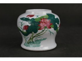 粉彩花鸟小罐