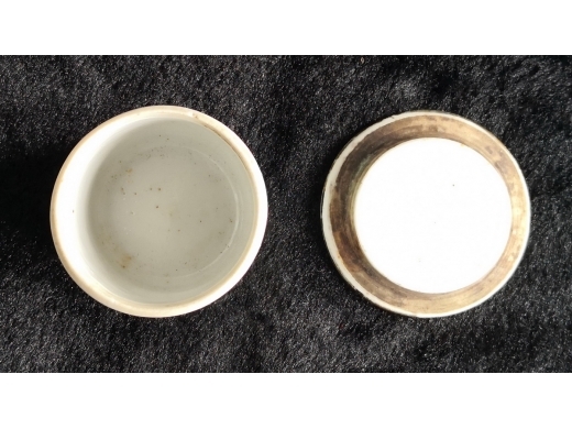 粉彩麒麟送子油盒