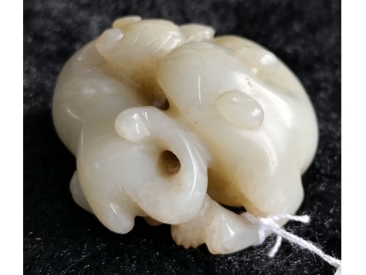 玉双欢挂件