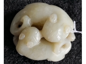 玉双欢挂件