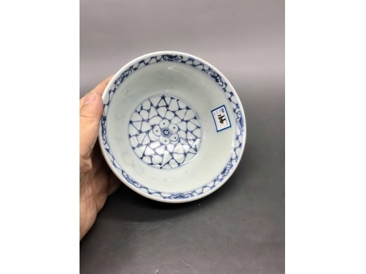 青花淡描冰梅大盖碗