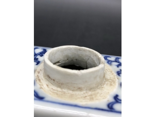 青花勾莲纹长方茶叶罐