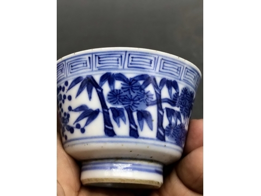 青花岁寒三友马蹄杯
