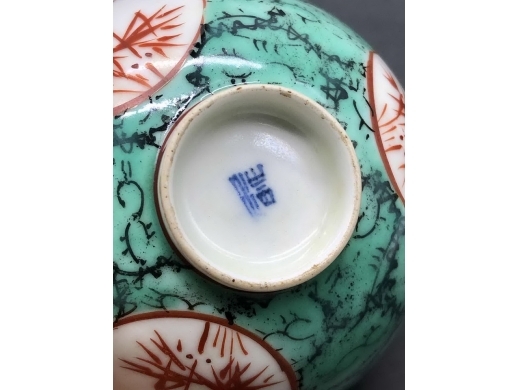 绿地开光矾红竹纹茶盏