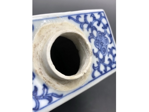 青花勾莲纹长方茶叶罐