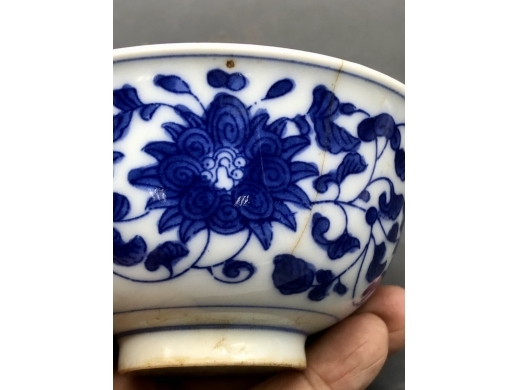青花缠枝宝相花茶碗