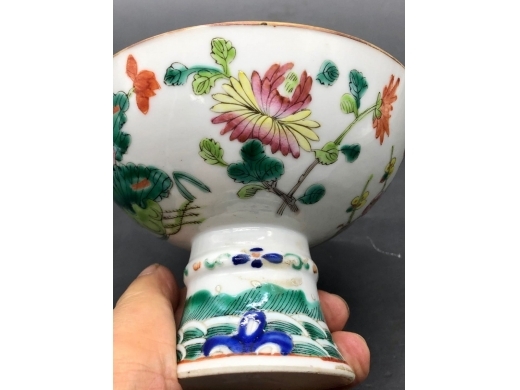 粉彩四季花卉高足碗