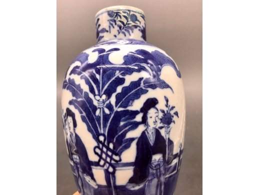 青花芭蕉仕女纹鸡腿瓶
