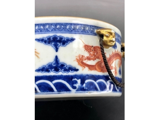 青花矾红云龙纹笔洗