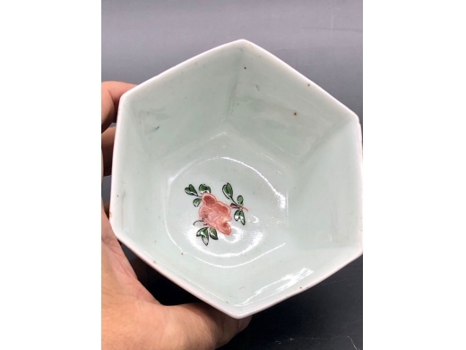 五彩狮子戏牡丹六方茶盏