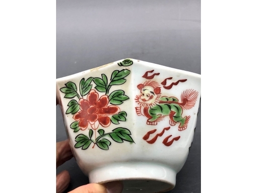 五彩狮子戏牡丹六方茶盏