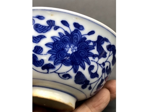 青花缠枝宝相花茶碗