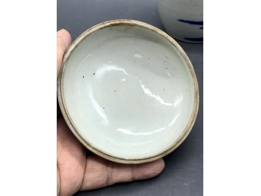 青花人物盖缸
