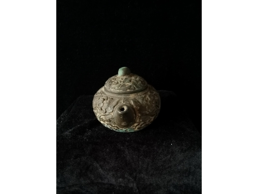 雕花铜壶