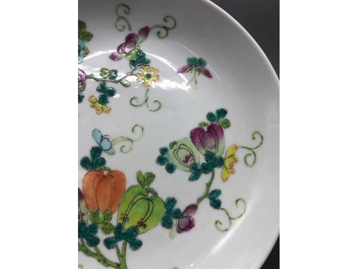 粉彩瓜瓞绵绵纹盘