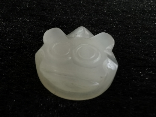 白玉虎头