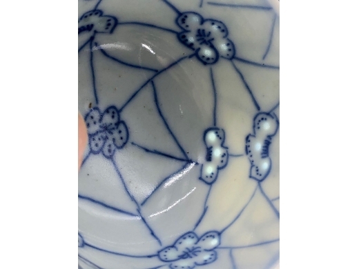 青花淡描冰梅纹米通花茶碗