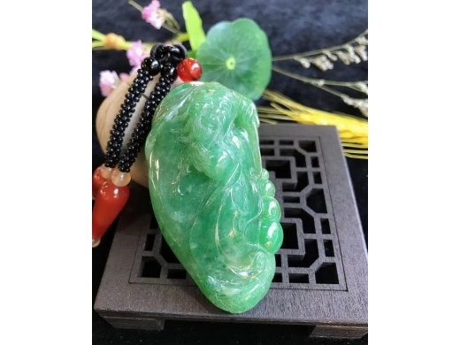 1号满绿手把件