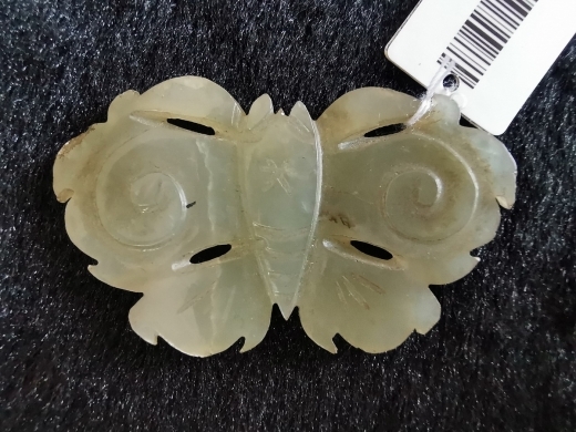 白玉蝴蝶饰件