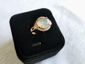 银镶翡翠戒指