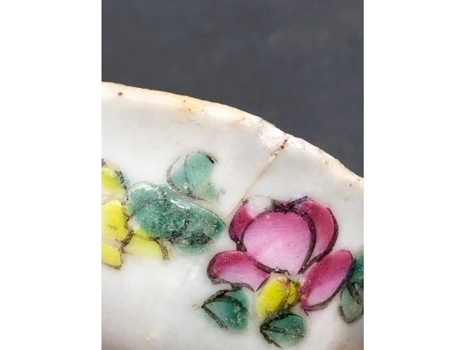 粉彩花蝶纹八方酒盅