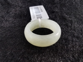 白玉戒指
