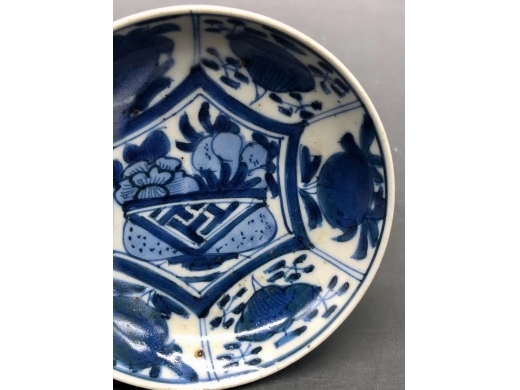 青花博古纹小碟