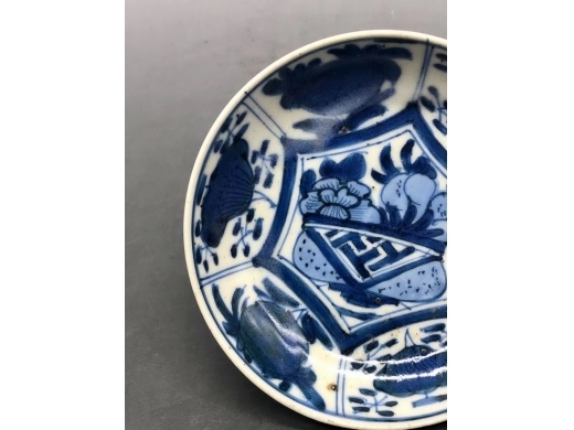 青花博古纹小碟