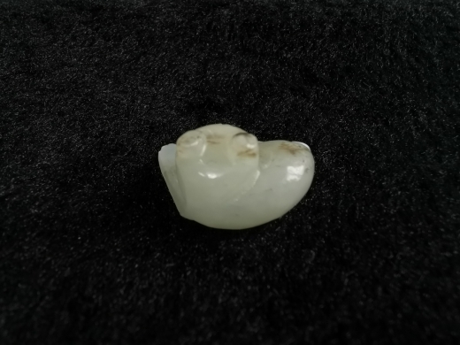 白玉沁色欢