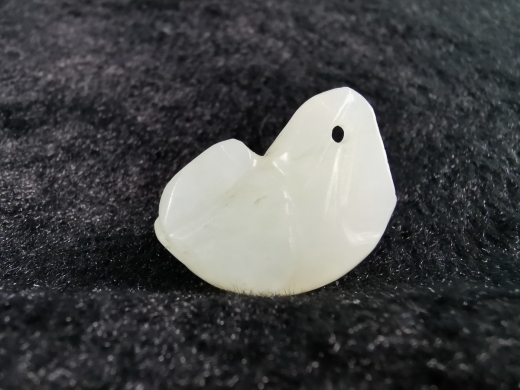 白玉沁色欢
