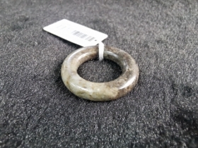 沁色玉圈