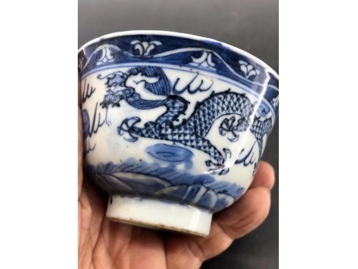 青花双龙戏珠纹茶盏