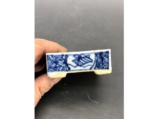 青花花卉纹四方印盒