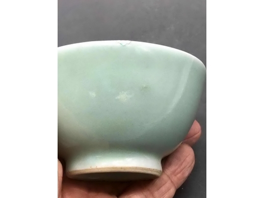 外豆青里青花缠枝宝相花茶盏