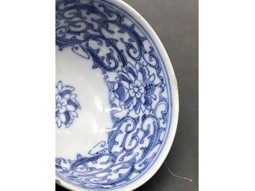 外豆青里青花缠枝宝相花茶盏