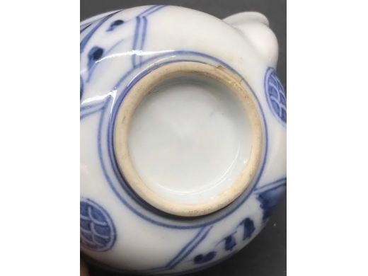 青花开光山水纹带盖公道杯