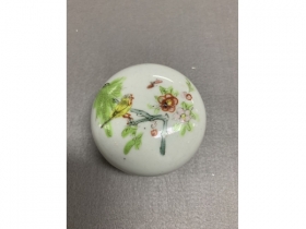 粉彩花鸟纹油盒