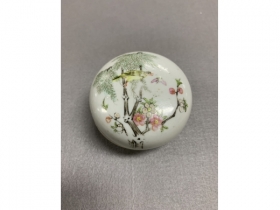 粉彩花鸟纹油盒