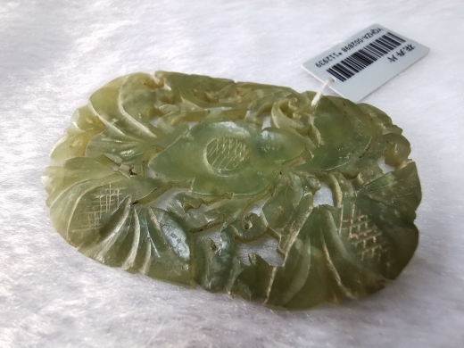 玉花卉纹嵌饰