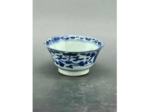 青花缠枝宝相花纹茶盏