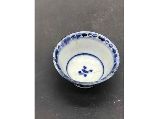 青花缠枝宝相花纹茶盏