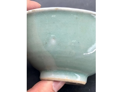 外豆青里青花太极八卦纹茶盏