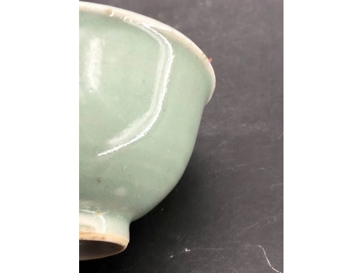 外豆青里青花太极八卦纹茶盏