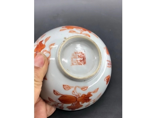矾红三果碗二只
