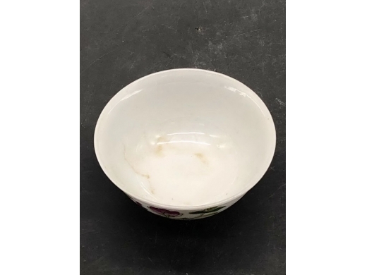 粉彩花碟纹茶盅