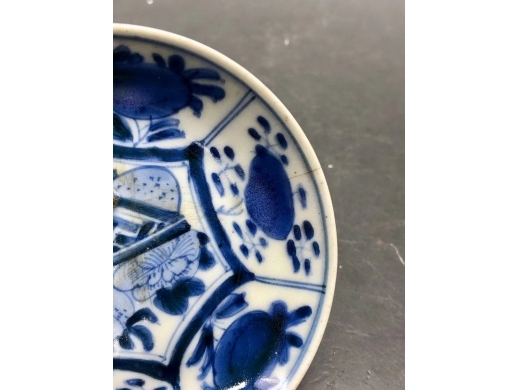 青花博古纹小碟